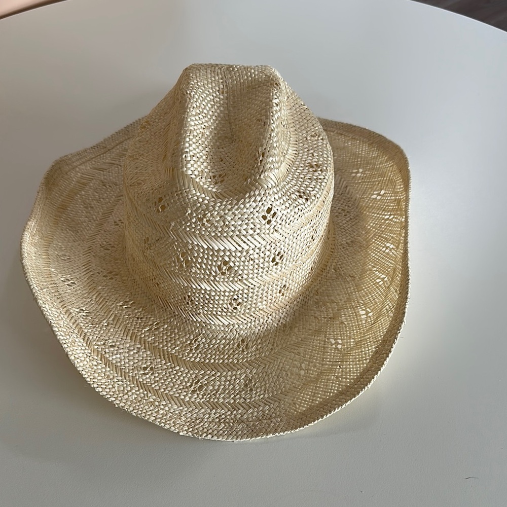 Stylish lack of colorStraw Cowboy Hat